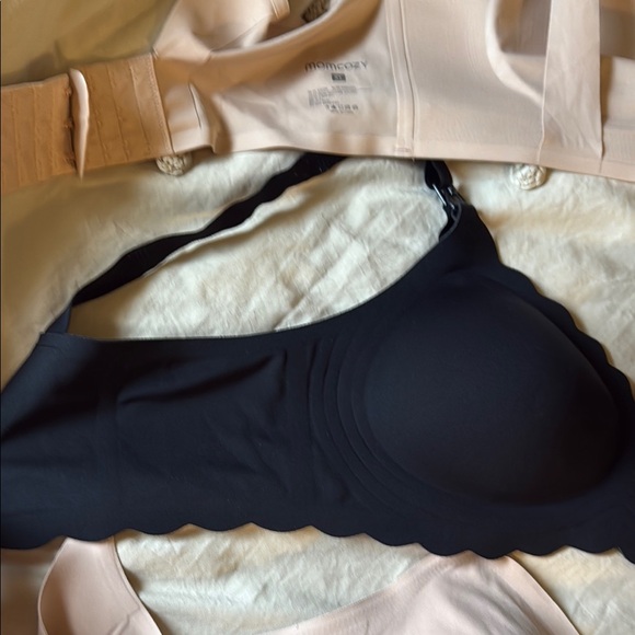 Elegant Women's Intimates Set - Black and Cream - Picture 2 of 8